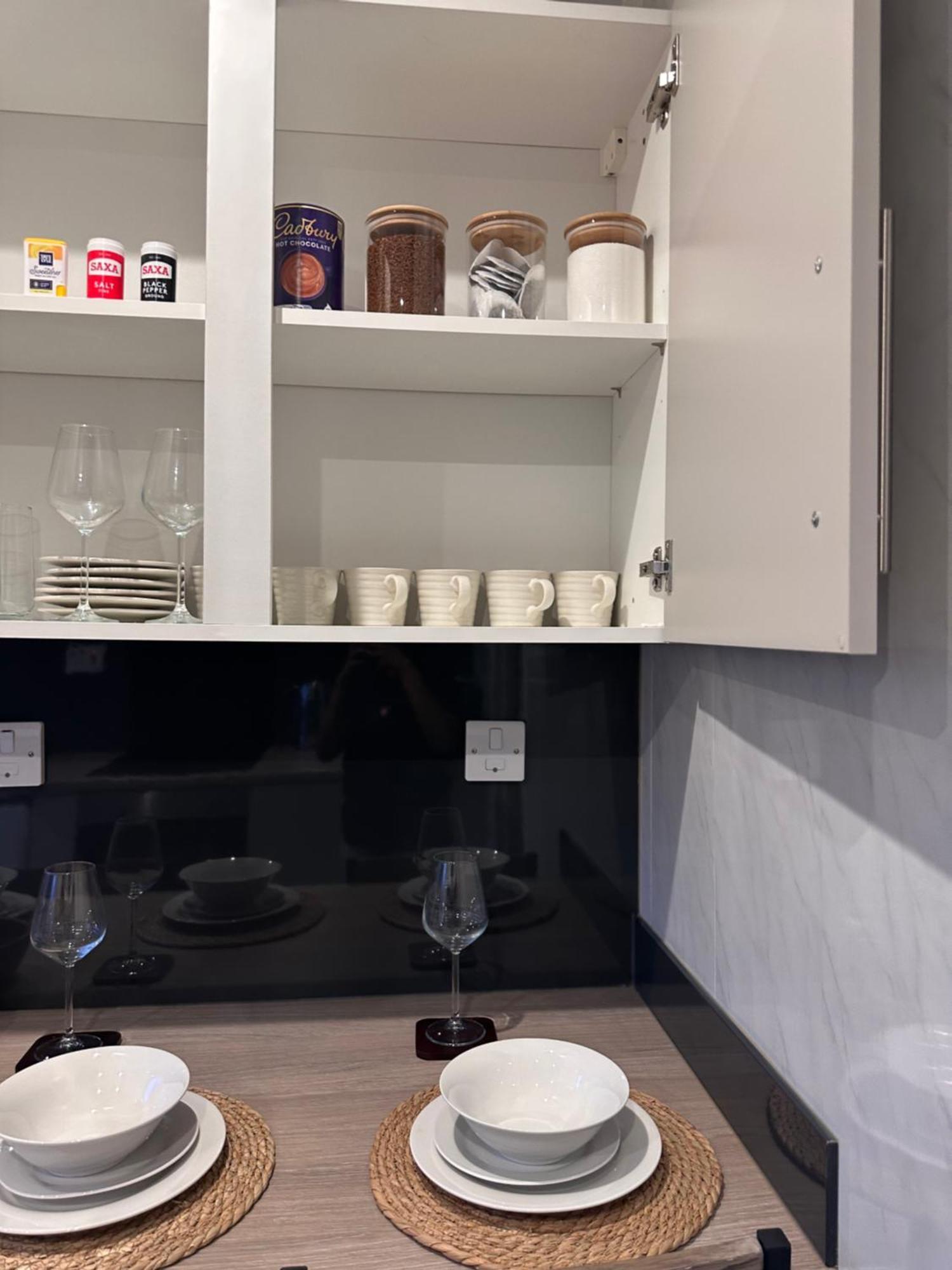 Ocean Village Marina 2 Bedroom Apartment With Balcony! サウサンプトン エクステリア 写真