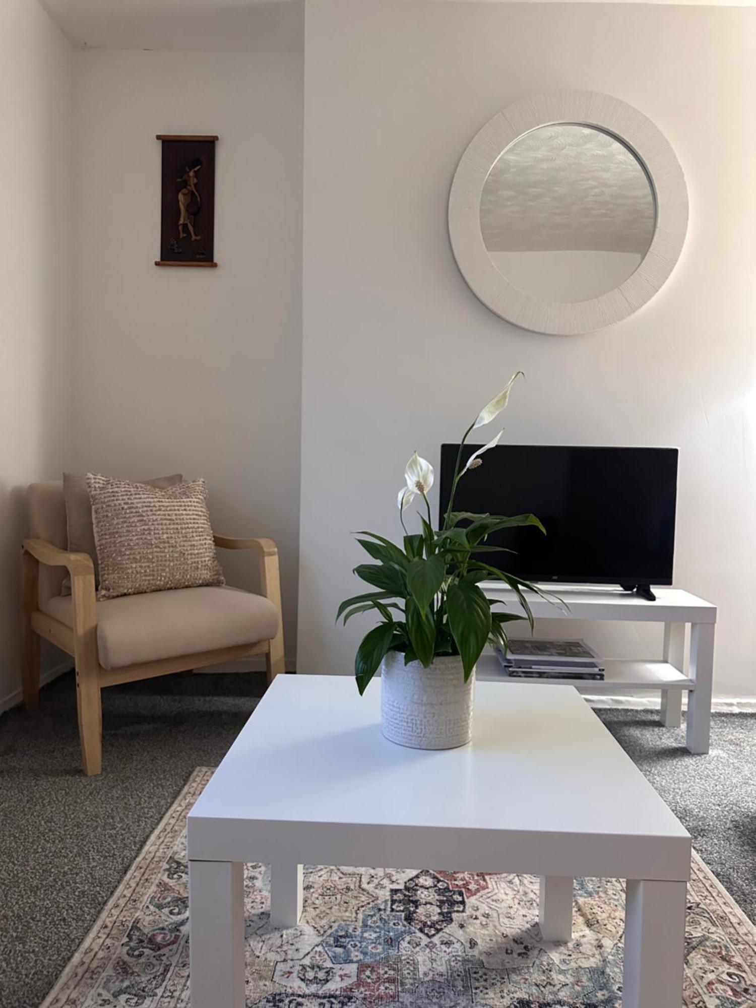 Ocean Village Marina 2 Bedroom Apartment With Balcony! サウサンプトン エクステリア 写真
